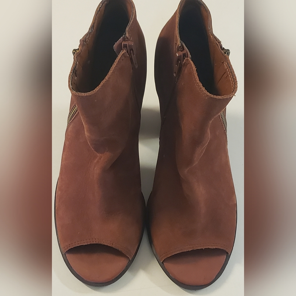 Lucky Brand Brown Leather Lamija open toe booties size 8m/38